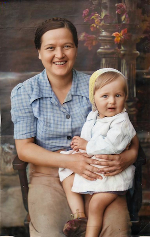 Tanya Dumesh and daughter Raisa in the Urals